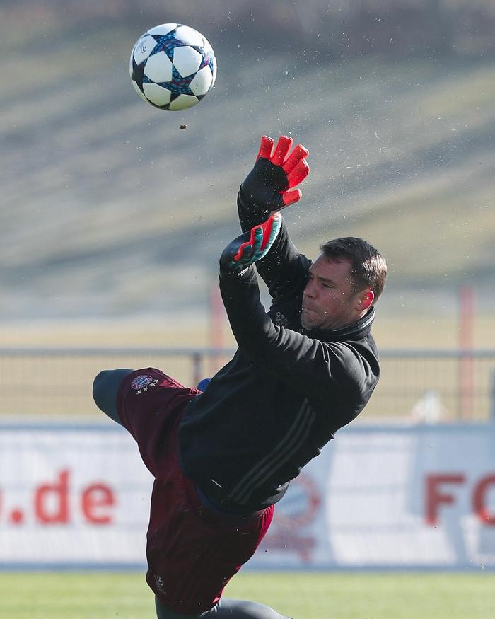 od体育电竞-包含欧冠资格赛激战正酣，球队斗志昂扬争夺晋级资格的词条