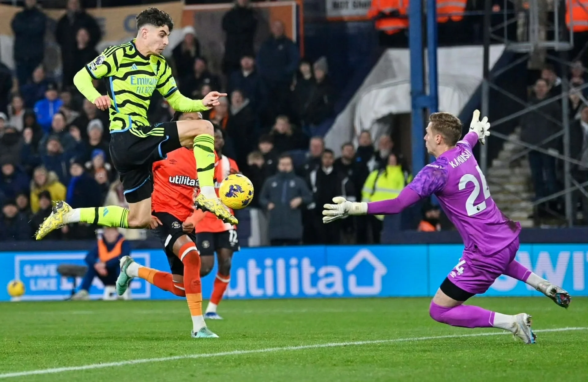 od体育课程-关于卢顿镇客阿森纳,展现强大战斗力的信息