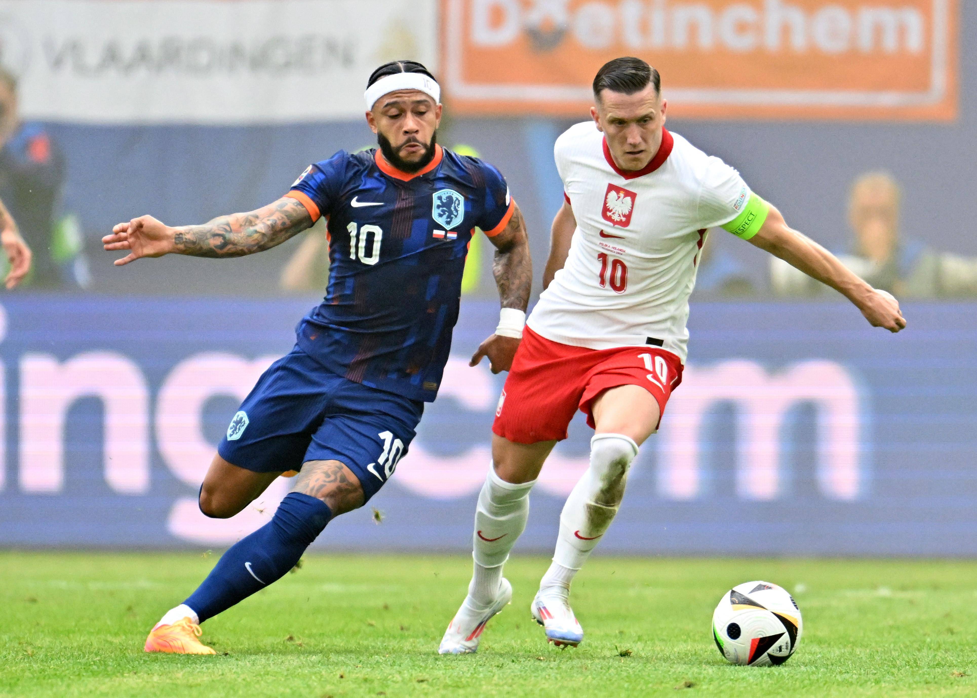 od体育网站入口-包含欧洲联赛再掀足球热潮，球队展现实力备战决胜的词条