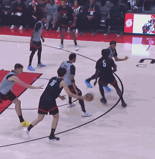 od体育官方-NBA巨星组队精彩表演,团队默契配合赢得掌声